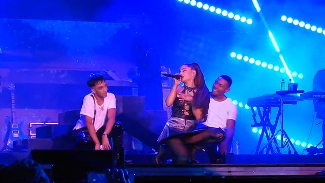 Ariana Grande- The Light is Coming (Wango Tango 2018) смотреть онлайн