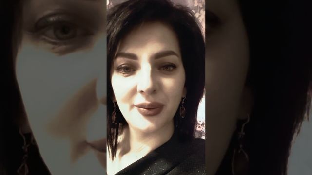 Стихотворение Анны Андреевны Ахматовой "Он любил три вещи на свете" Читает VASILINA POKLAD смотреть онлайн