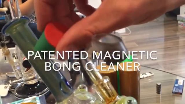Bong Cleaner - How to clean a bong / How to clean dab rig / Magnet Scrubber from BONGBUDDY.COM смотреть онлайн