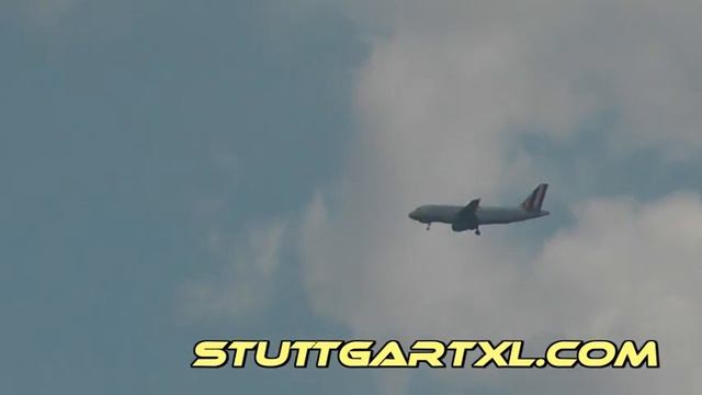 Stuttgart: Landeanflug auf den Flughafen Stuttgart (STR) Stuttgart Airport смотреть онлайн