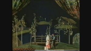 Песня из спектакля "Галиябану".Исполняют: Фидан Гафаров и Нурия Ирсаева