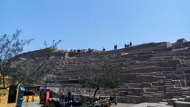 Huaca pucllana, Clay pyramid,Miraflores district of central Lima, Peru смотреть онлайн