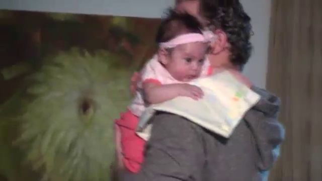 How to Burp a baby смотреть онлайн