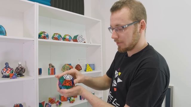 Gregoire Pfennig: The Rubik's Cube Creator - Guinness World Records смотреть онлайн