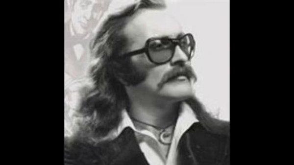 Cem Karaca Uzun İnce Bir Yoldayım