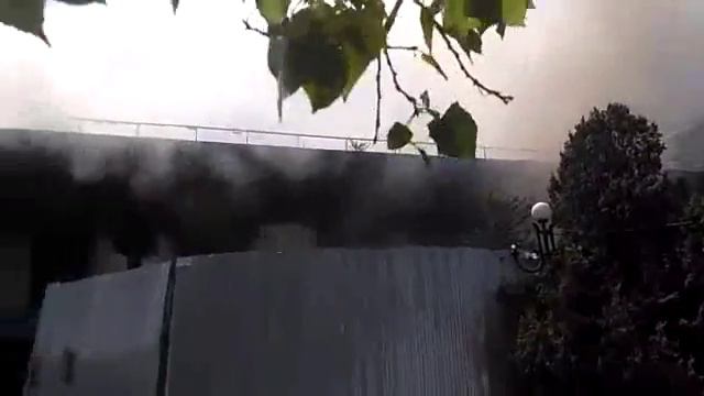 Пожар в здании вблизи гостиницы «Каспий» смотреть онлайн