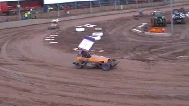 Mark en Dennis Tesselaar in Emmen 3 8-5-2010_002.avi смотреть онлайн