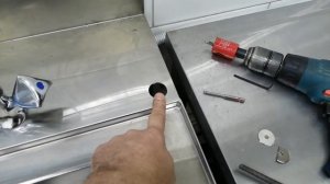 Подключение пневмо кнопки измельчителя, сверлим нержавейку, работа диспоузера с водой и без воды.