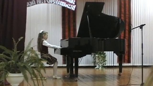Uliana playing Flamenco by William Gillock смотреть онлайн
