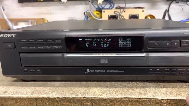 Sony CDP-CE235 CD Changer смотреть онлайн