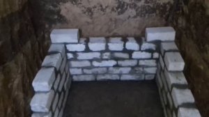 Смотровая яма.  Кладем кирпич.