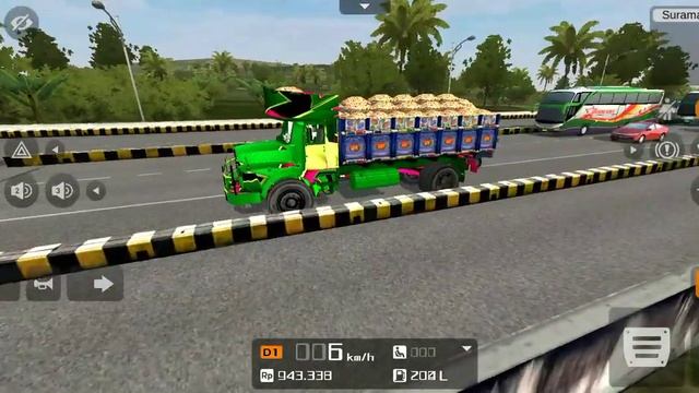 World Truck Driving Simulator vs Truck Simulator Ultimate Same Skin. смотреть онлайн