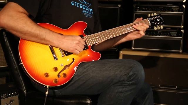 Gibson Custom Shop Wildwood Spec CS-336 • SN: CS401390 смотреть онлайн