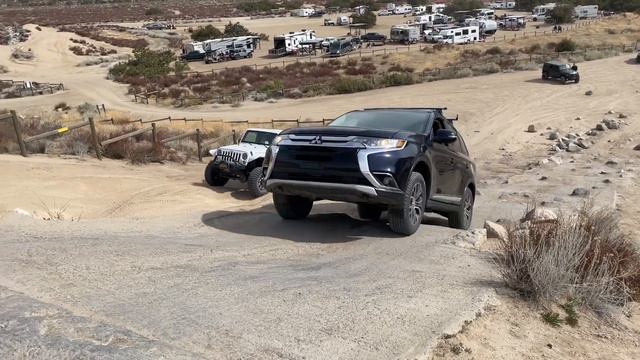 Mitsubishi Outlander off road. Hungry valley SVRA. смотреть онлайн