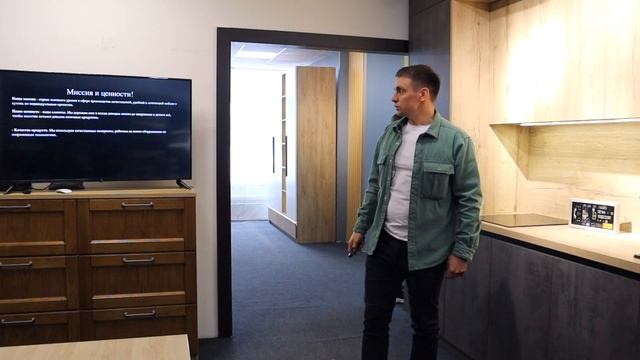 Встреча с дизайнерами. Дизайнеры на мебельной фабрике. Начало производства корпусной мебели смотреть онлайн