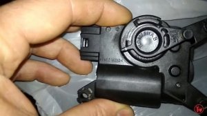 Volkswagen Touareg. Моторчик заслонки отопителя.