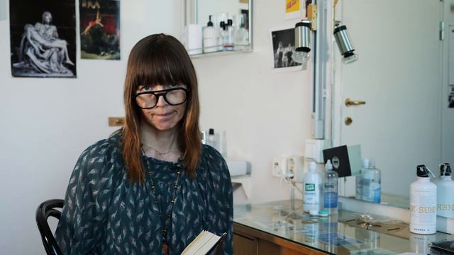 Petronella Barker Leser «Kunstneren» Av André Bjerke