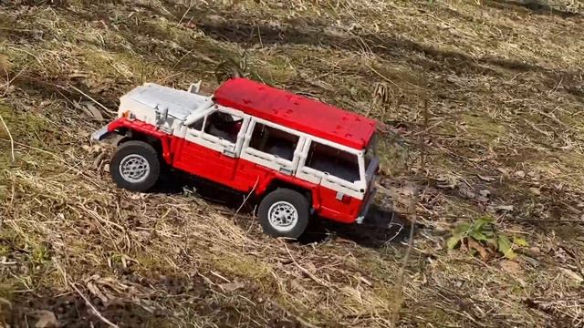 [MOC] LEGO Technic Toyota FJ55 with CaDA powered system смотреть онлайн