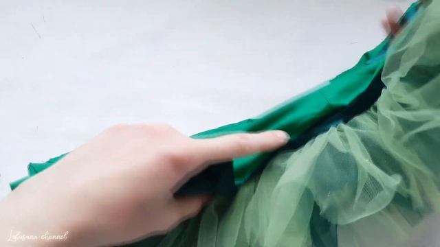 МК: БЕЗ ОВЕРЛОКА! Как пошить платье из фатина с крылышками для девочки | sew new year baby dress смотреть онлайн