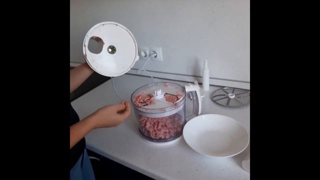 Готовим по-быстрому. Погружной блендер Redmond RHB-2974 смотреть онлайн