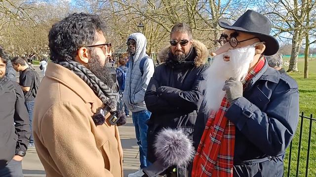 Big Nose Man Exposed Fully By Smile2jannah Speaker's corner смотреть онлайн