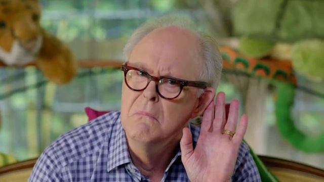 'Never Play Music Right Next to the Zoo' read by John Lithgow смотреть онлайн