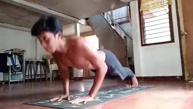 200 отжиманий в день в течение 30 дней Челленж - эпическая трансформация тела. смотреть онлайн