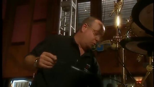 Setting up Neil Peart's drums with "Lorne Wheaton" Drum Tech. смотреть онлайн