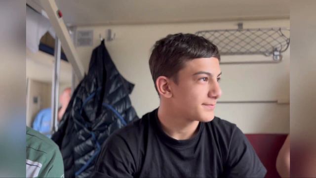 Сборная Абхазия по вольной борьбе по младшим юношам. Весело проводят время в поезде. 🤼♂️ #sport смотреть онлайн