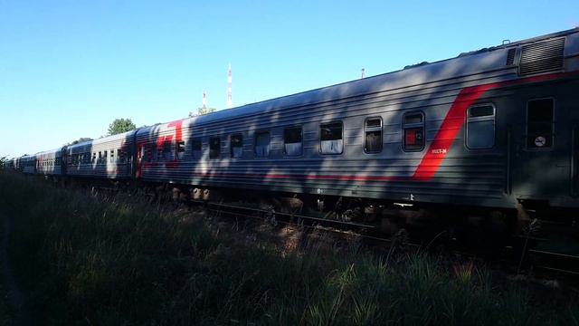 Тепловоз 2М62У-0007 с пассажирским поездом Анапа — Москва смотреть онлайн