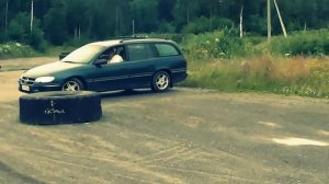 Opel Omega 2.0L trying to drift