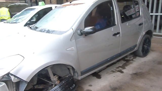 Renault Sandero 1.6 8v 2010 смотреть онлайн