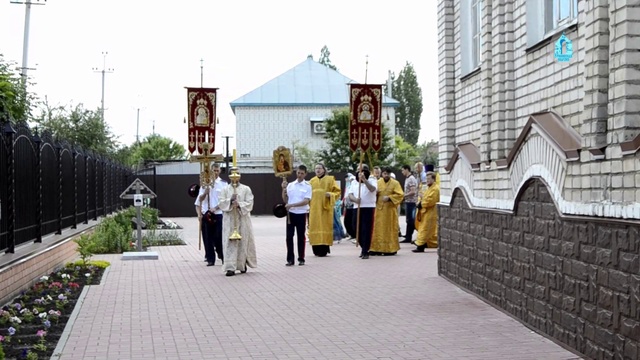 День памяти всех святых, в земле Российской просиявших. смотреть онлайн