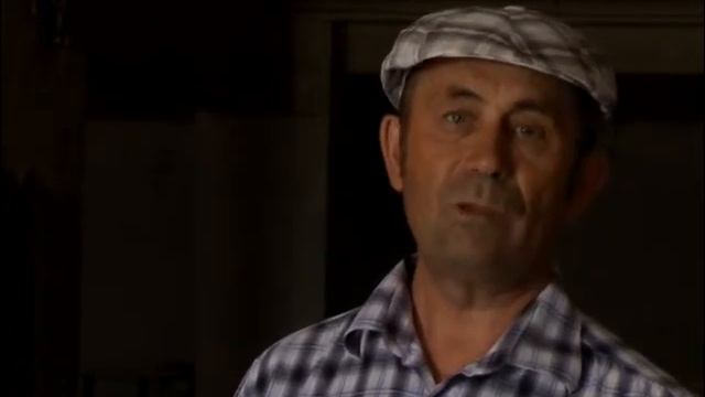 РЕМОНТ В МИРАСЕ ИДЕТ ПОЛНЫМ ХОДОМ смотреть онлайн