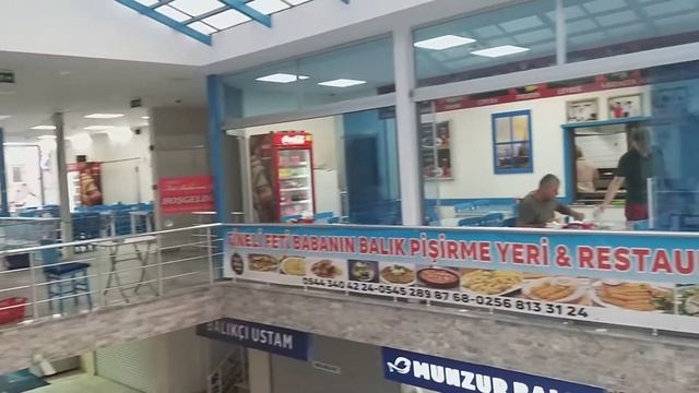 ВСЕГДА ТОЛЬКО ЧТО ВЫЛОВЛЕННАЯ РЫБА НА РЫБНОМ БАЗАРЕ В ДИДИМЕ / Дидим Турция / Недвижимость в Турции смотреть онлайн