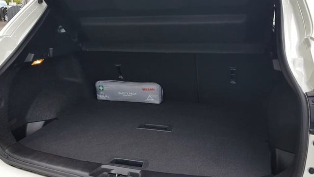 181RN778 - 2018 Nissan QASHQAI 1.2 SV AUTO with Safty Pack 22,950 смотреть онлайн