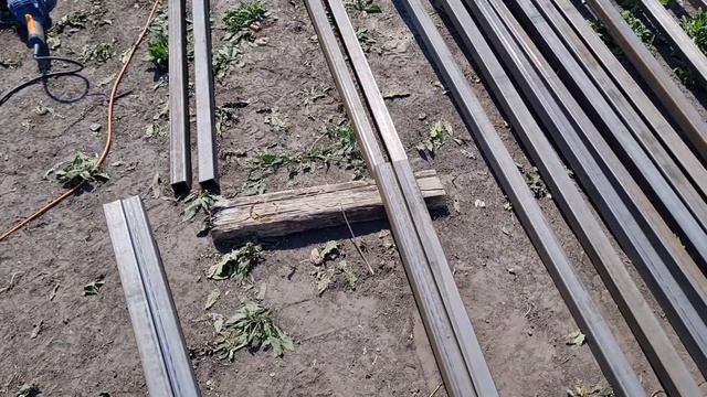 Купили профильные трубы/ Продолжаем делать забор. смотреть онлайн