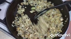 Фаршированные шампиньоны с фаршем и сыром в духовке.