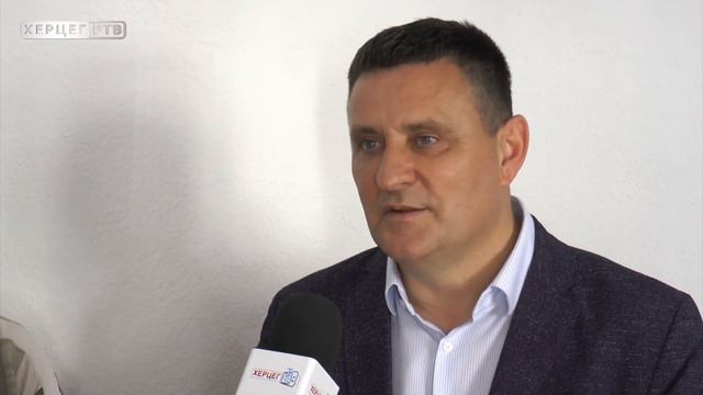 Predsjednik Fondacije "Djeca nam se rađala" Vlado Đajić posjetio Udruženje "Bebe" смотреть онлайн