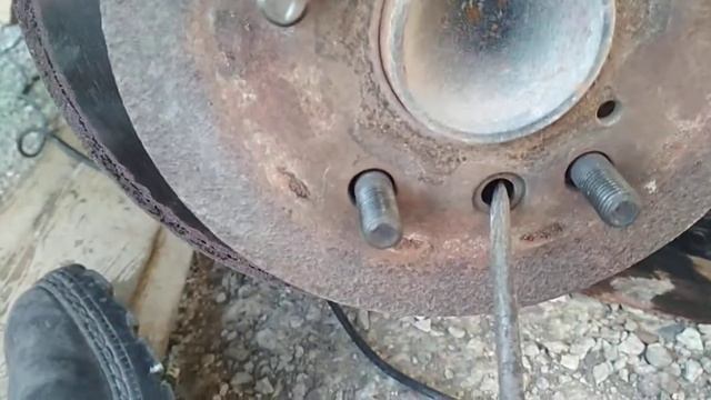 Toyota Previa замена колодок ручника смотреть онлайн