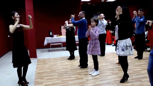 Разучивание танца "Фламенко" Альмира Еремеева Руководитель Школы Танцев. смотреть онлайн