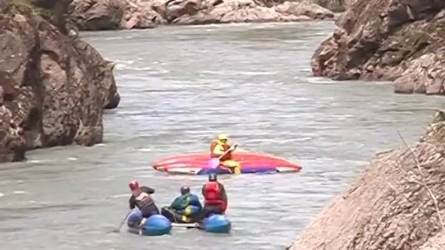 Белая. Боевому крещению посвещается смотреть онлайн