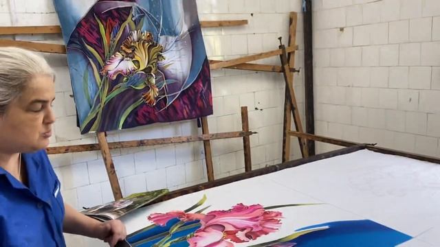 Как расписать фон ровно на шёлке? Рассказываем. смотреть онлайн