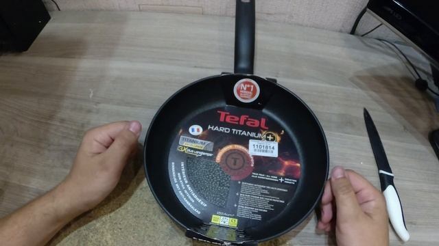 Сковорода Tefal Hard Titanium+ черный . смотреть онлайн