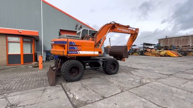 Fiat-Hitachi FH130W-3 смотреть онлайн