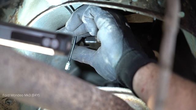 Kā nomainīt stāvbremzes trose FORD MONDEO MK3 Sedan [AUTODOC VIDEOPAMĀCĪBA] смотреть онлайн