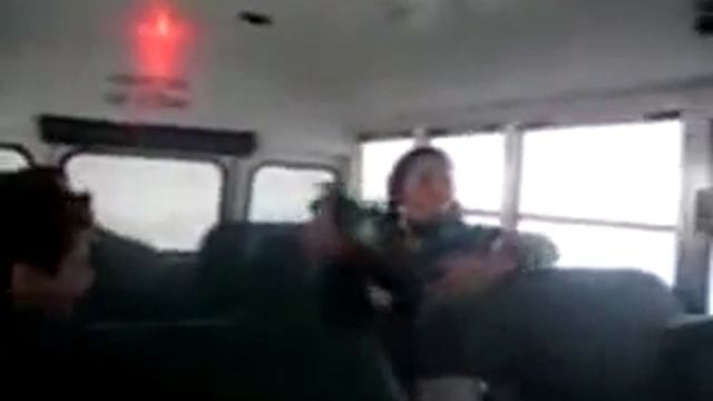 Прыгнула в автобусе! смотреть онлайн