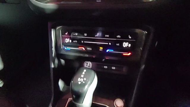 2021 Volkswagen Tiguan 4-Motion launched at 31.99 lakhs - Walkaround & Features | Hindi | GearFliQ смотреть онлайн