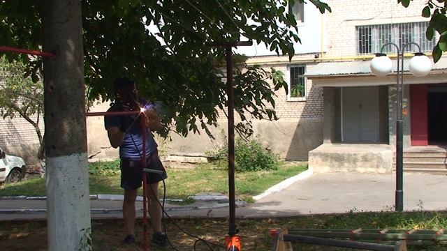 Делаем турник для детей своими руками. смотреть онлайн