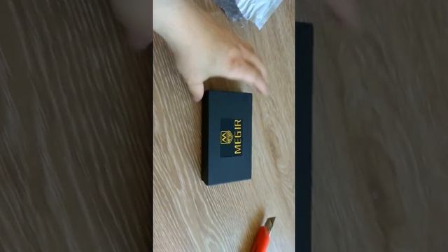Распаковка часов MEGIR смотреть онлайн